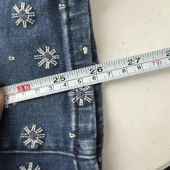 Pilcro Anthropologie Women’s Size 30 Floral Embroidered Cropped Bootcut Jeans - Picture 13 of 13